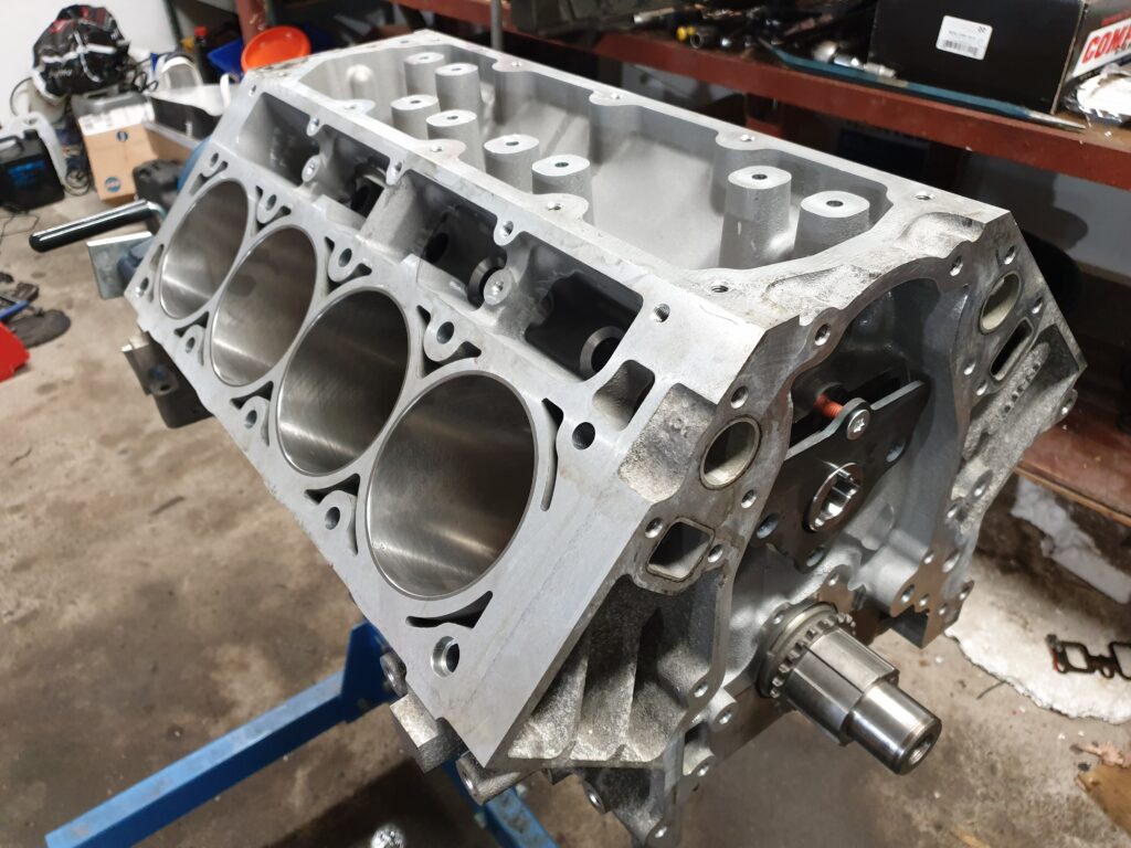 Motorblock till en L99-motor.